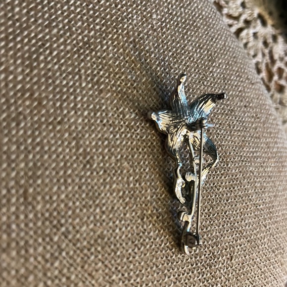 Vintage 70’s enamel painted rhinestone flower Brooch - Picture 2 of 2